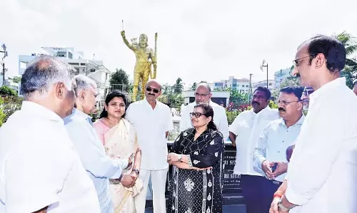 केंद्रीय संस्कृति मंत्रालय ने Alluri Sitarama Raju मेमोरियल पार्क के शीघ्र विकास पर जोर दिया केंद्रीय संस्कृति मंत्रालय ने Alluri Sitarama Raju मेमोरियल पार्क के शीघ्र विकास पर जोर दिया