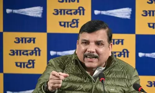 AAP ने भाजपा पर वोट खरीदने का आरोप लगाते हुए ईडी में शिकायत दर्ज कराई AAP ने भाजपा पर वोट खरीदने का आरोप लगाते हुए ईडी में शिकायत दर्ज कराई