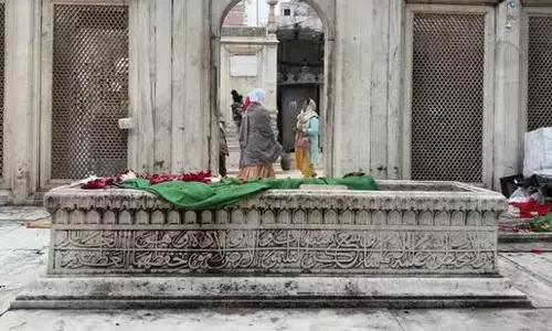 Delhiwale: ओह रंगीला रे