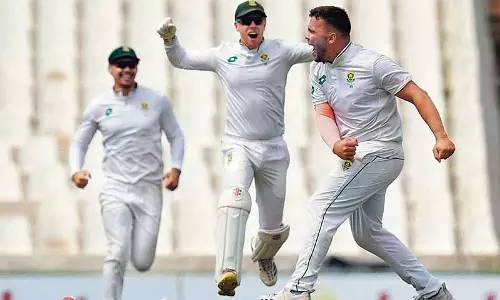 Pakistan-South पहला टेस्ट: पहले दिन गेंदबाजों का दबदबा Pakistan-South पहला टेस्ट: पहले दिन गेंदबाजों का दबदबा