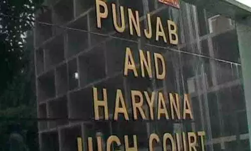 एक लाख रुपये का जुर्माना न भरने पर Police आयुक्त को नोटिस