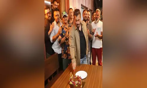 Salman Khan: 59 के हुए सलमान खान, परिवार संग दिखे भाईजान Salman Khan: 59 के हुए सलमान खान, परिवार संग दिखे भाईजान