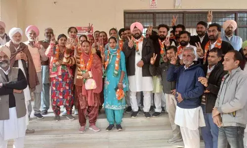 Haryana : सिरसा के बड़ागुढ़ा में ब्लॉक समिति प्रधान को हटाया गया Haryana : सिरसा के बड़ागुढ़ा में ब्लॉक समिति प्रधान को हटाया गया