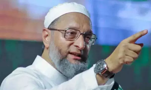 Hyderabad के सांसद असदुद्दीन औवेसी ने मनमोहन सिंह को दी श्रद्धांजलि