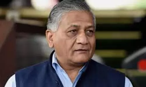 Ghaziabad: सांसद रहे जनरल वीके सिंह गाजियाबाद के राजनगर स्थित आवास पर पहुंचे