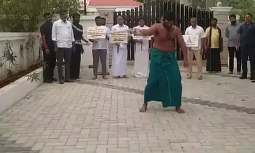 Tamil Nadu: अन्नामलाई ने अन्ना विश्वविद्यालय मामले में न्याय पाने की कसम खाते हुए खुद को कोड़े मारे Tamil Nadu: अन्नामलाई ने अन्ना विश्वविद्यालय मामले में न्याय पाने की कसम खाते हुए खुद को कोड़े मारे