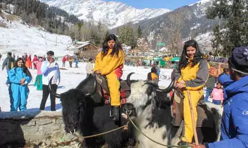 Himachal: आज बर्फबारी की संभावना, ऑरेंज अलर्ट जारी Himachal: आज बर्फबारी की संभावना, ऑरेंज अलर्ट जारी