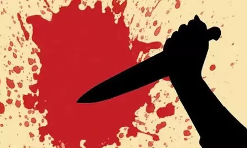 Assam : डिब्रूगढ़ में बुजुर्ग दुकानदार को चाकू मारा, लूटा Assam : डिब्रूगढ़ में बुजुर्ग दुकानदार को चाकू मारा, लूटा