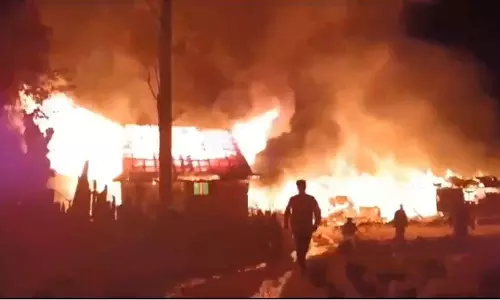 Kupwara में आग लगने से तीन घर और ICDS सेंटर जले Kupwara में आग लगने से तीन घर और ICDS सेंटर जले