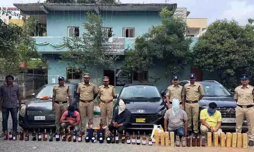RGIA से ड्यूटी फ्री शराब की तस्करी के आरोप में दो पुलिसकर्मियों समेत चार गिरफ्तार