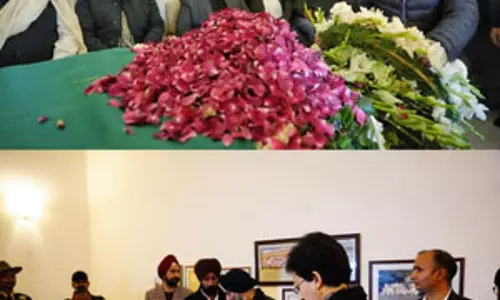 आतिशी और केजरीवाल ने किए मनमोहन सिंह के अंतिम दर्शन