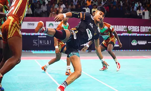 Youth Kabaddi Series: यूपी फाल्कन्स का दबदबा जारी, डिविजन 2 के मैचों में शीर्ष स्थान के लिए संघर्ष तेज Youth Kabaddi Series: यूपी फाल्कन्स का दबदबा जारी, डिविजन 2 के मैचों में शीर्ष स्थान के लिए संघर्ष तेज