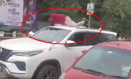 डॉक्टर पर हमले का VIDEO, सड़क पर दिखा ऐसा नजारा...लोग सन्न