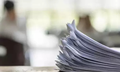 Karnataka: रजिस्ट्रार को ट्रांसजेंडरों के लिए संशोधित जन्म, मृत्यु प्रमाण पत्र जारी करने का निर्देश दिया Karnataka: रजिस्ट्रार को ट्रांसजेंडरों के लिए संशोधित जन्म, मृत्यु प्रमाण पत्र जारी करने का निर्देश दिया