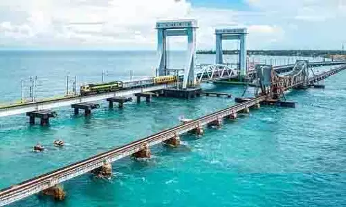 Tamil Nadu में वाणिज्यिक परिचालन के लिए नया पंबन रेल पुल तैयार Tamil Nadu में वाणिज्यिक परिचालन के लिए नया पंबन रेल पुल तैयार