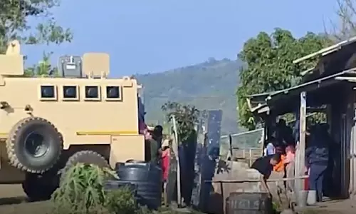 Manipur: पहाड़ियों से हमले के बाद इंफाल ईस्ट में तनाव बढ़ा Manipur: पहाड़ियों से हमले के बाद इंफाल ईस्ट में तनाव बढ़ा