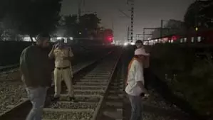 पालघर: जयपुर एक्सप्रेस ट्रेन की चपेट में आने से दो लोगों की मौत, एक गंभीर रूप से घायल पालघर: जयपुर एक्सप्रेस ट्रेन की चपेट में आने से दो लोगों की मौत, एक गंभीर रूप से घायल