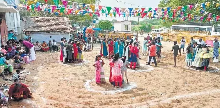 कुरिंजाकुलम के अनुसूचित जाति निवासियों ने Tamil Nadu में बच्चों के खेल के लिए समय बढ़ाने की मांग की