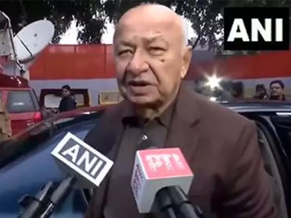 मनमोहन सिंह देश के लिए एक महत्वपूर्ण प्रधानमंत्री थे: कांग्रेस नेता Sushil Shinde