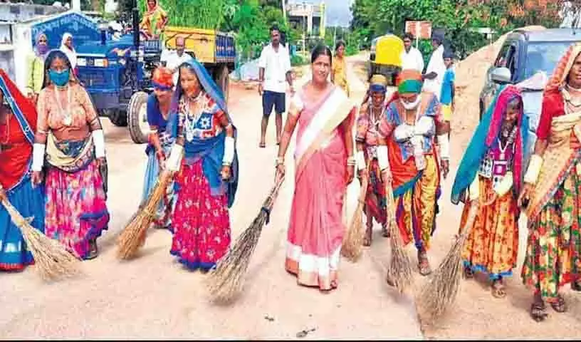 एक साल में Telangana की पंचायतों में विपरीत हालात देखने को मिले