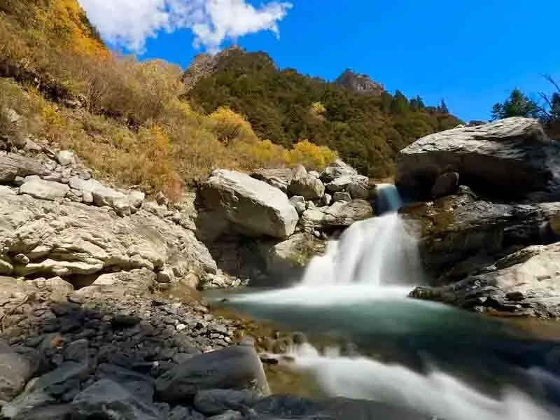 Himachal: बाहरी लोगों को पर्यटन इकाइयों का दीर्घकालिक पट्टा देने का विरोध