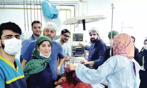 GMC Baramulla में गंभीर मानसिक बीमारियों के लिए इलेक्ट्रोकन्वल्सिव थेरेपी उपलब्ध कराई गई GMC Baramulla में गंभीर मानसिक बीमारियों के लिए इलेक्ट्रोकन्वल्सिव थेरेपी उपलब्ध कराई गई
