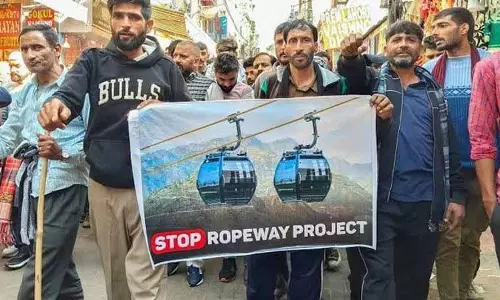 Third day: रोपवे परियोजना के खिलाफ कटरा में बंद जारी