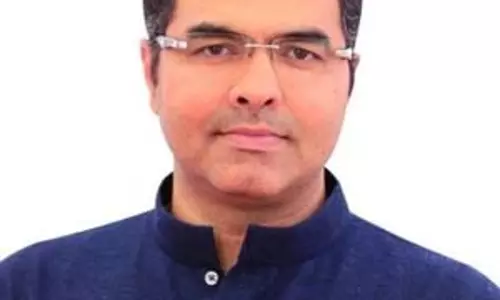 भाजपा नेता प्रवेश वर्मा ने आप के खिलाफ मानहानि की शिकायत दर्ज कराई भाजपा नेता प्रवेश वर्मा ने आप के खिलाफ मानहानि की शिकायत दर्ज कराई