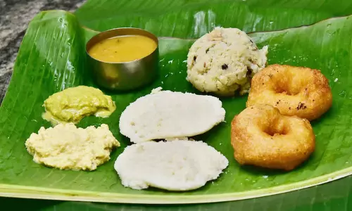 Karnataka: कर्नाटक के छात्रावासों ने पारदर्शिता के लिए भोजन की तस्वीरें अपलोड कीं Karnataka: कर्नाटक के छात्रावासों ने पारदर्शिता के लिए भोजन की तस्वीरें अपलोड कीं