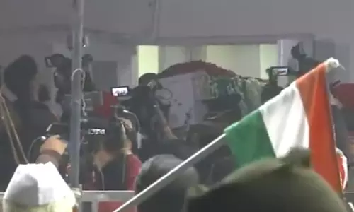 अलविदा डॉ. मनमोहन सिंह...अंतिम यात्रा पर रवाना हुए, पीछे-पीछे चल रही भारी भीड़, अंतिम संस्कार में शामिल होंगे पीएम मोदी