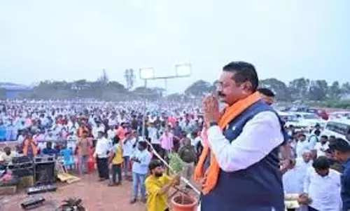 Karnataka: वक्फ विवाद को लेकर विजयेंद्र और यतनाल के नेतृत्व वाले भाजपा गुटों में टकराव Karnataka: वक्फ विवाद को लेकर विजयेंद्र और यतनाल के नेतृत्व वाले भाजपा गुटों में टकराव