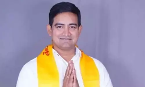 MSME मंत्री श्रीनिवास ने बोत्चा के पैर छूने के दावों का खंडन किया