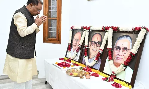 CM साय ने कुशाभाऊ ठाकरे और सुंदर लाल पटवा की पुण्यतिथि और अरुण जेटली की जयंती पर किया नमन CM साय ने कुशाभाऊ ठाकरे और सुंदर लाल पटवा की पुण्यतिथि और अरुण जेटली की जयंती पर किया नमन