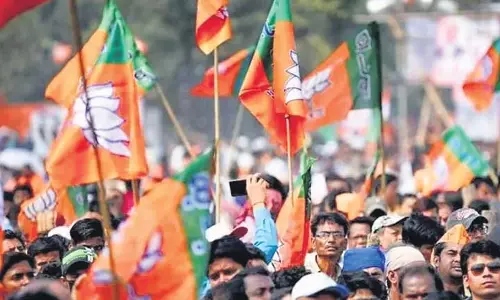 Telangana में भाजपा नेतृत्व की दौड़ तेज, तीन दावेदारों के बीच प्रदेश अध्यक्ष पद पर नजर Telangana में भाजपा नेतृत्व की दौड़ तेज, तीन दावेदारों के बीच प्रदेश अध्यक्ष पद पर नजर