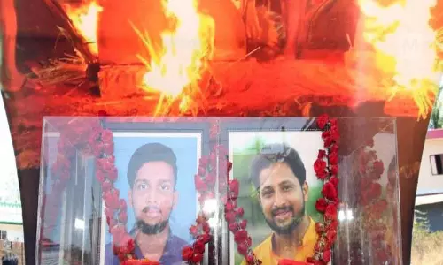 Kerala : पेरिया डबल मर्डर केस कोर्ट ने पूर्व विधायक केवी कुन्हीरामन समेत 14 को दोषी पाया Kerala : पेरिया डबल मर्डर केस कोर्ट ने पूर्व विधायक केवी कुन्हीरामन समेत 14 को दोषी पाया
