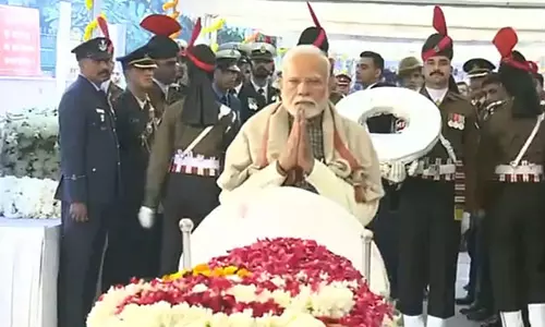 PM Modi ने डॉ. मनमोहन सिंह को श्रद्धांजलि दी PM Modi ने डॉ. मनमोहन सिंह को श्रद्धांजलि दी