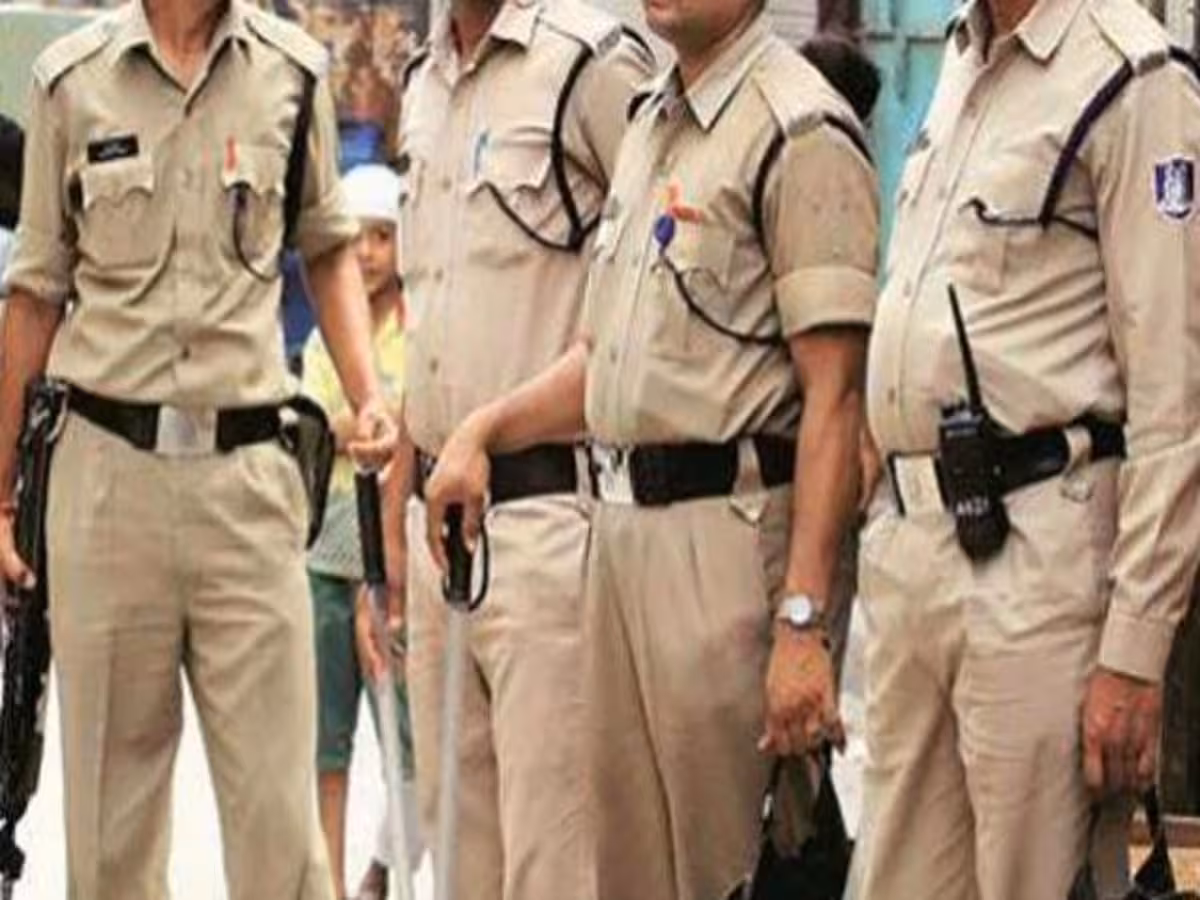 Jharkhand पुलिस में नहीं हो रहा साप्ताहिक परेड का आयोजन, DGP ने जारी किया आदेश Jharkhand पुलिस में नहीं हो रहा साप्ताहिक परेड का आयोजन, DGP ने जारी किया आदेश