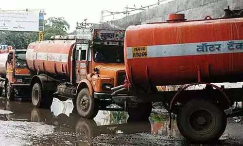 Pune: पानी के टैंकरों का बदलेगा रंग, पुणे नगर निगम का बड़ा फैसला Pune: पानी के टैंकरों का बदलेगा रंग, पुणे नगर निगम का बड़ा फैसला