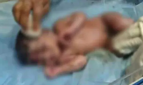 रोने की आवाज सुन खेत पहुंचे ग्रामीण तो मिला नवजात