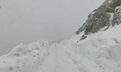 Jammu: मुगल रोड, सिंथन दर्रा यातायात के लिए बंद