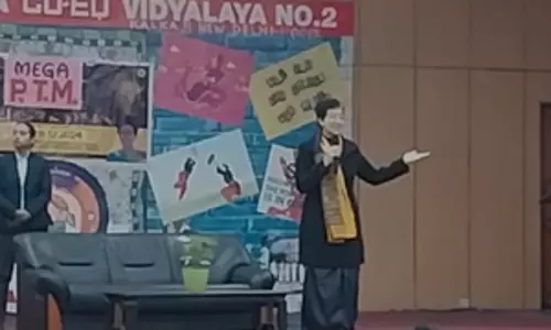 दिल्ली के कालकाजी स्थित सर्वोदय विद्यालय पहुंचीं सीएम आतिशी, लिया फीडबैक