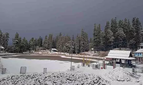 Mandi, लाहौल-स्पीति, कुल्लू के ऊंचे इलाकों में भारी बर्फबारी Mandi, लाहौल-स्पीति, कुल्लू के ऊंचे इलाकों में भारी बर्फबारी