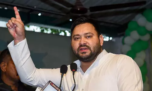 बिहार में सियासी उलटफेर से तेजस्वी का इनकार