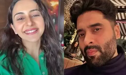 Rakul Preet ने पति जैकी भगनानी के साथ लंदन में अपनी छुट्टियों की एक झलक साझा की Rakul Preet ने पति जैकी भगनानी के साथ लंदन में अपनी छुट्टियों की एक झलक साझा की