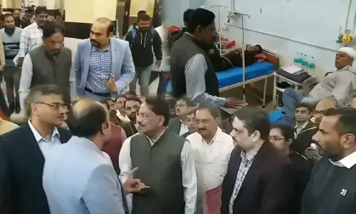 Junagadh दौरे पर स्वास्थ्य मंत्री ऋषिकेष पटेल ने विशेषज्ञ डॉक्टरों की कमी को लेकर दिया बयान
