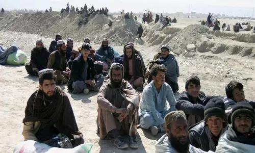 अफगानिस्तान तालिबान ने Pak में कई बिंदुओं को निशाना बनाया, तनाव बढ़ा अफगानिस्तान तालिबान ने Pak में कई बिंदुओं को निशाना बनाया, तनाव बढ़ा