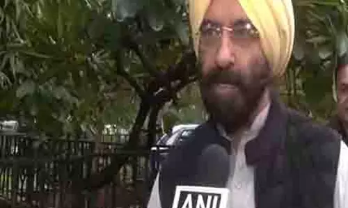 अरविंद केजरीवाल धोखाधड़ी कर रहे हैं...: AAP की कल्याणकारी योजनाओं पर भाजपा नेता मनजिंदर सिरसा अरविंद केजरीवाल धोखाधड़ी कर रहे हैं...: AAP की कल्याणकारी योजनाओं पर भाजपा नेता मनजिंदर सिरसा
