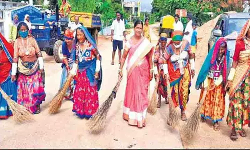 एक साल में Telangana की पंचायतों में विपरीत हालात देखने को मिले