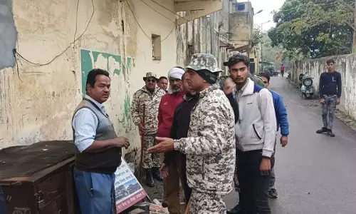 नगर निगम टीम ने बरेली के विभिन्न स्थानों में अतिक्रमण अभियान चलाया नगर निगम टीम ने बरेली के विभिन्न स्थानों में अतिक्रमण अभियान चलाया
