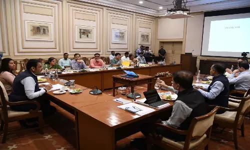 CM देवेंद्र फडणवीस ने राज्य विद्युत बोर्ड के निदेशक मंडल की बैठक की अध्यक्षता की CM देवेंद्र फडणवीस ने राज्य विद्युत बोर्ड के निदेशक मंडल की बैठक की अध्यक्षता की